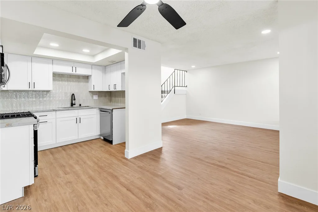 2256 Tall Pine, Las Vegas, NV 89108