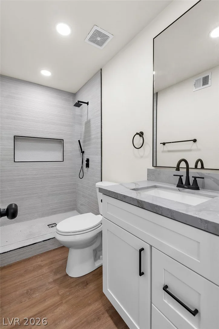 2256 Tall Pine, Las Vegas, NV 89108