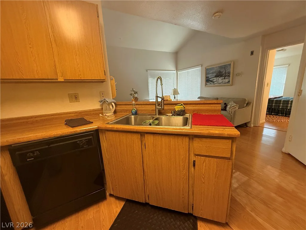 460 Elm, Las Vegas, NV 89169
