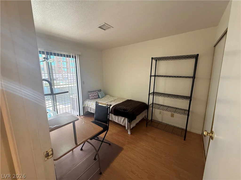460 Elm, Las Vegas, NV 89169