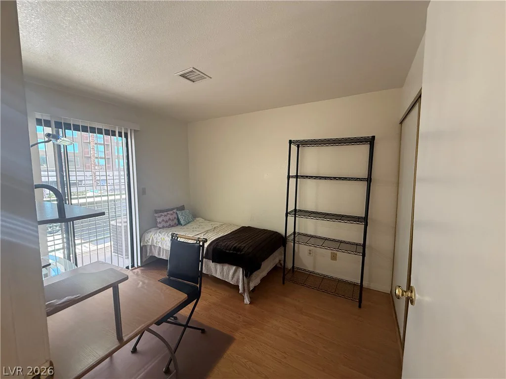 460 Elm, Las Vegas, NV 89169