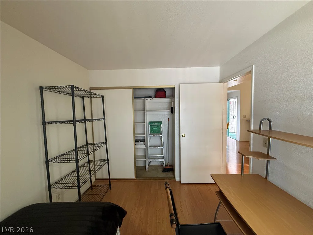 460 Elm, Las Vegas, NV 89169