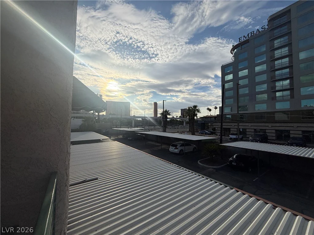 460 Elm, Las Vegas, NV 89169