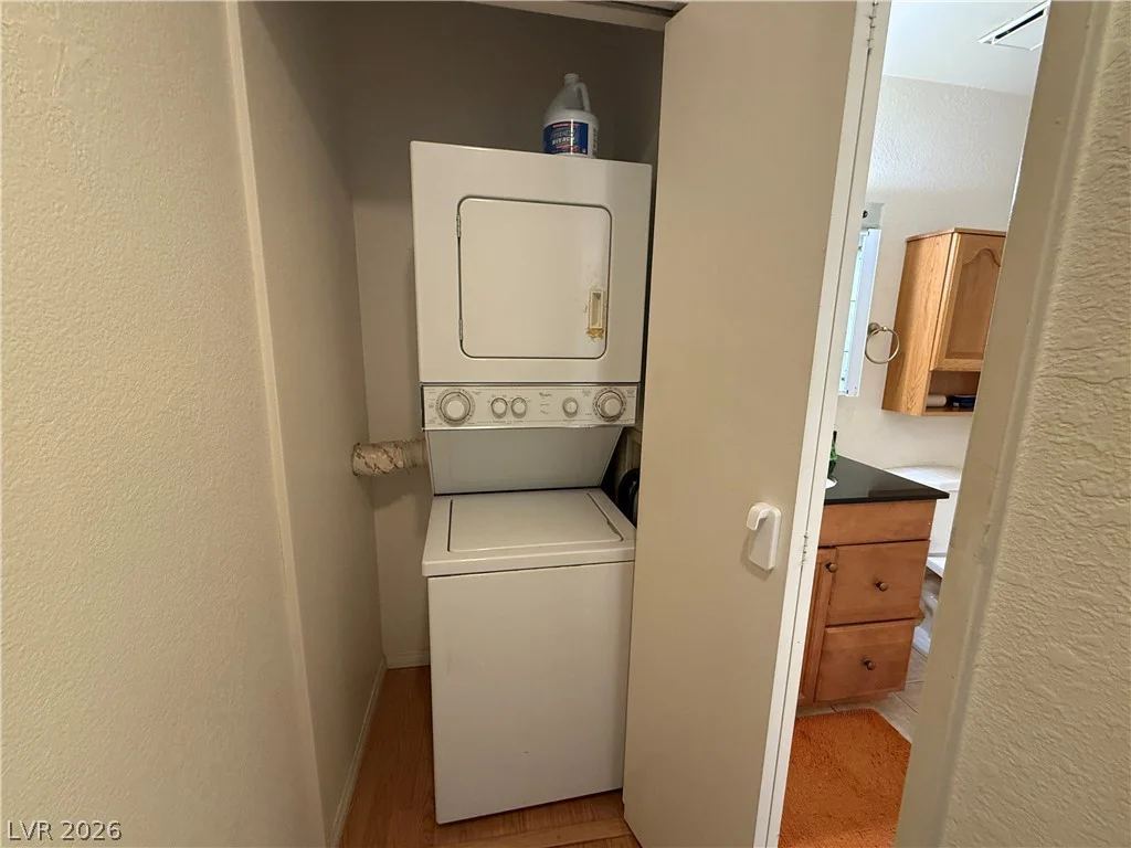 460 Elm, Las Vegas, NV 89169