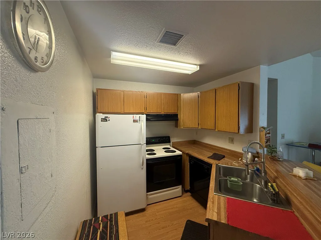460 Elm, Las Vegas, NV 89169