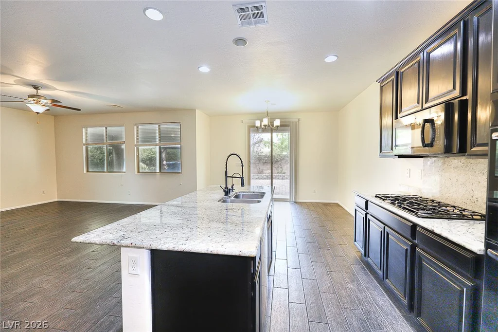 10647 Hyde Corner, Las Vegas, NV 89166