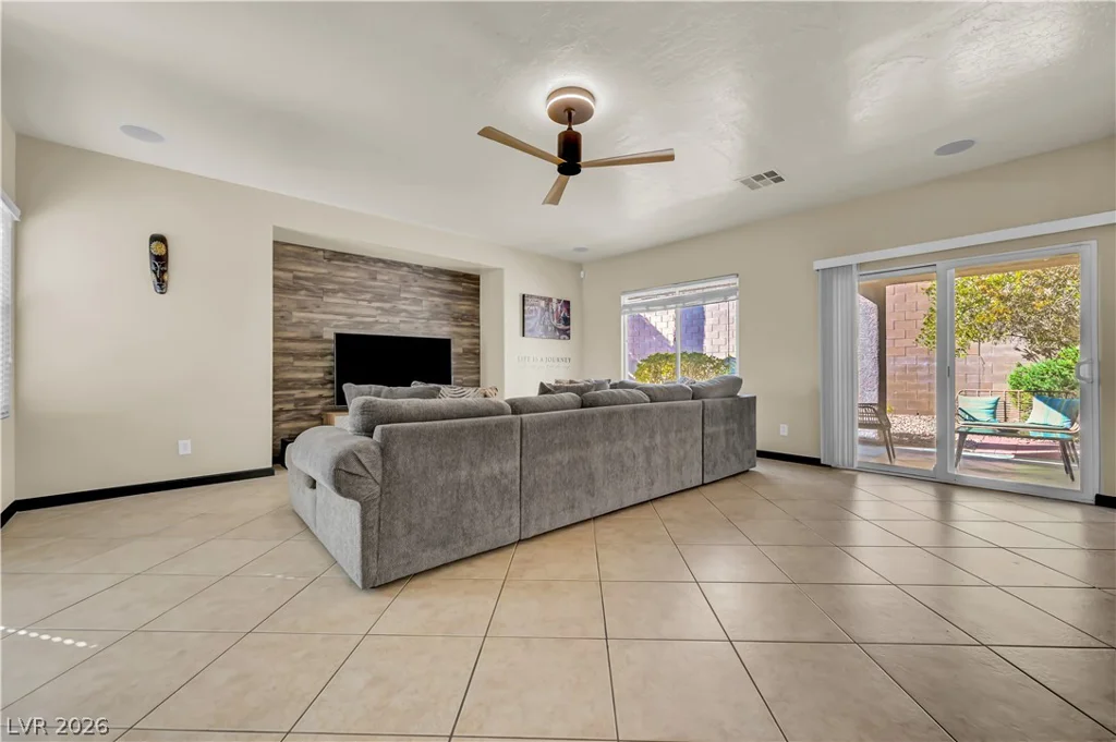 2660 Strichen, Henderson, NV 89044