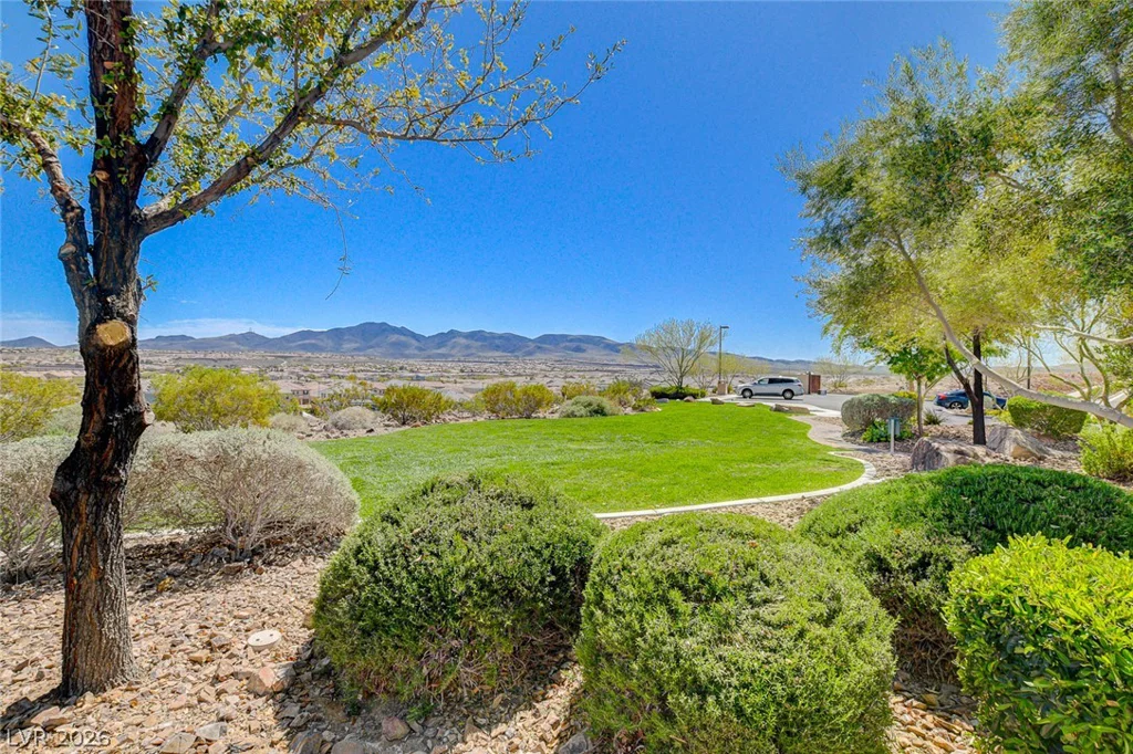 2660 Strichen, Henderson, NV 89044