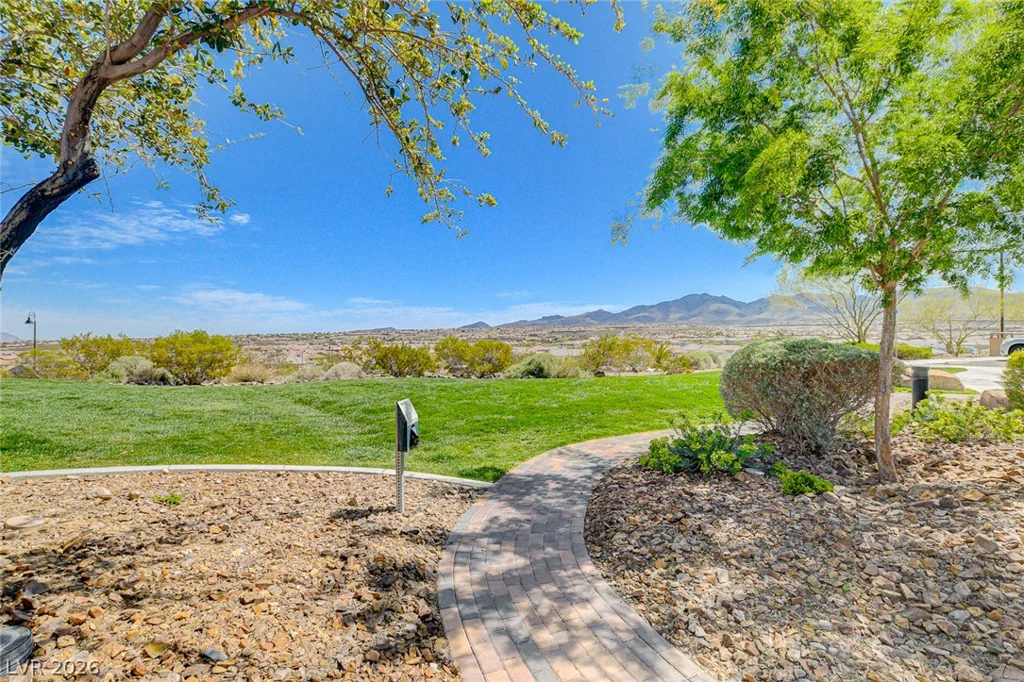 2660 Strichen, Henderson, NV 89044