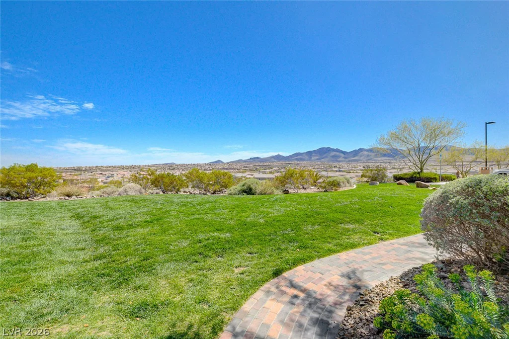 2660 Strichen, Henderson, NV 89044