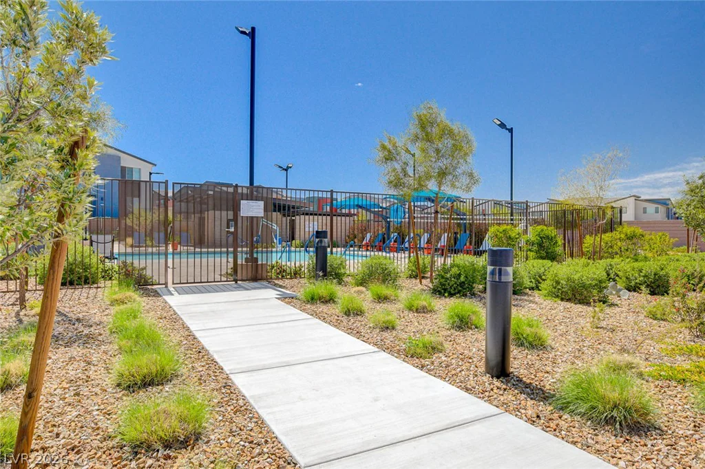 2660 Strichen, Henderson, NV 89044