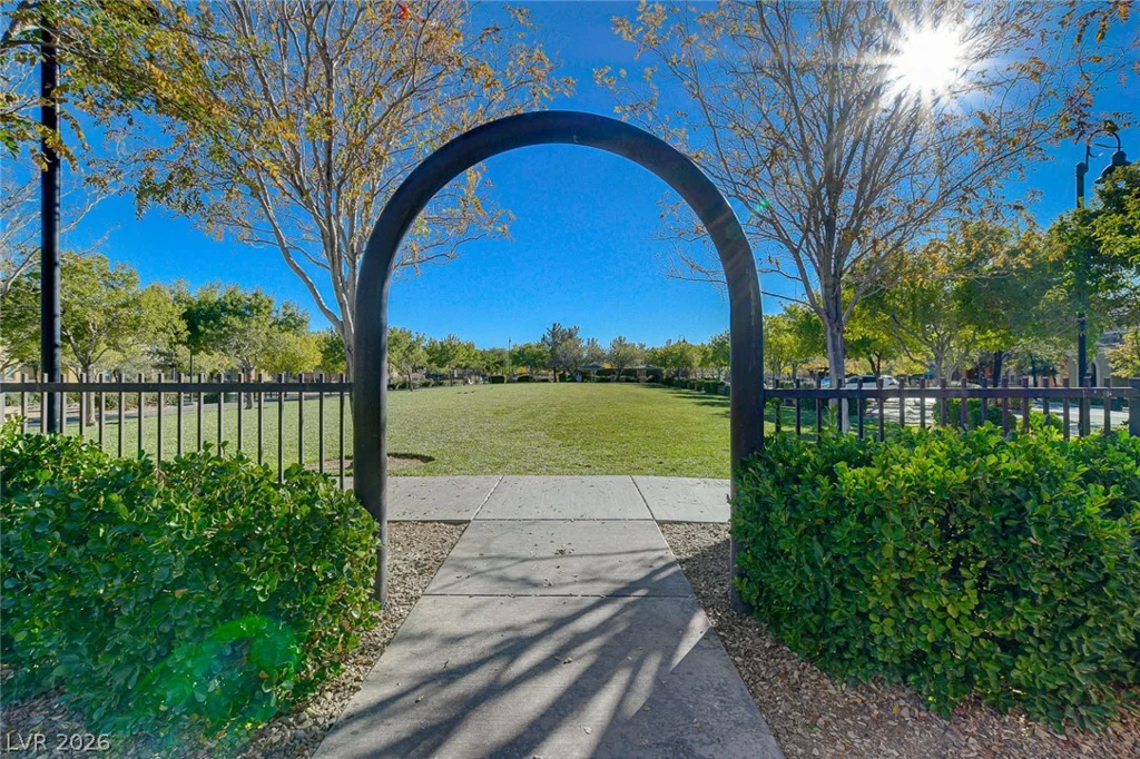 2660 Strichen, Henderson, NV 89044