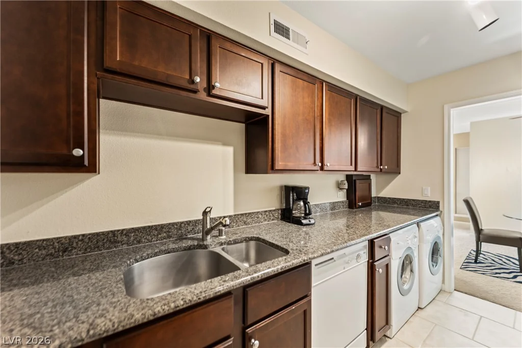2867 Geary, Las Vegas, NV 89109