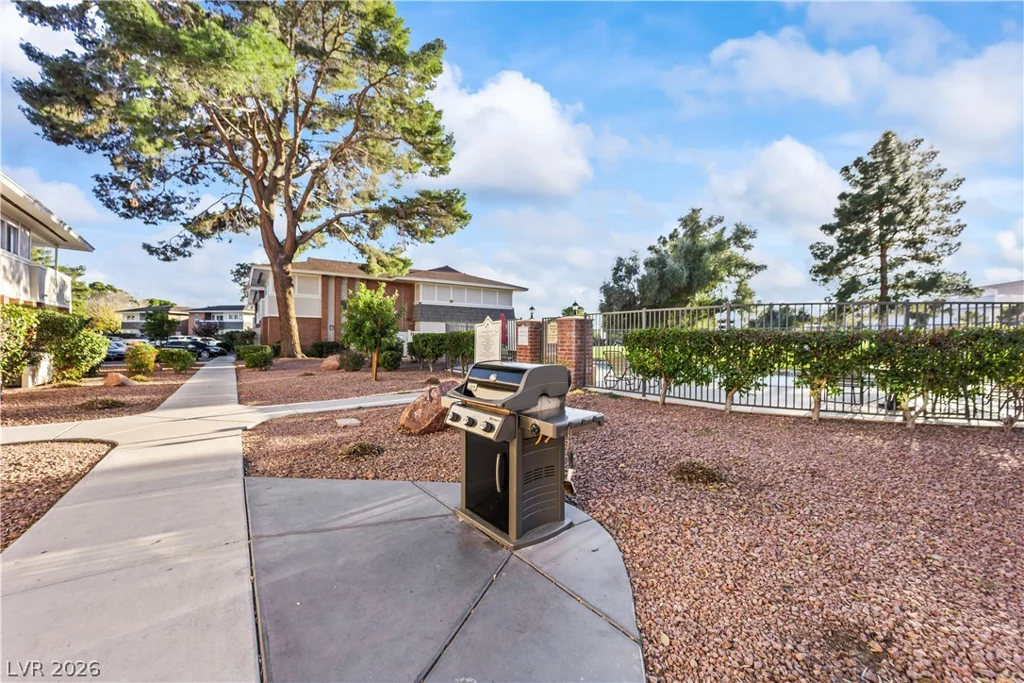 2867 Geary, Las Vegas, NV 89109
