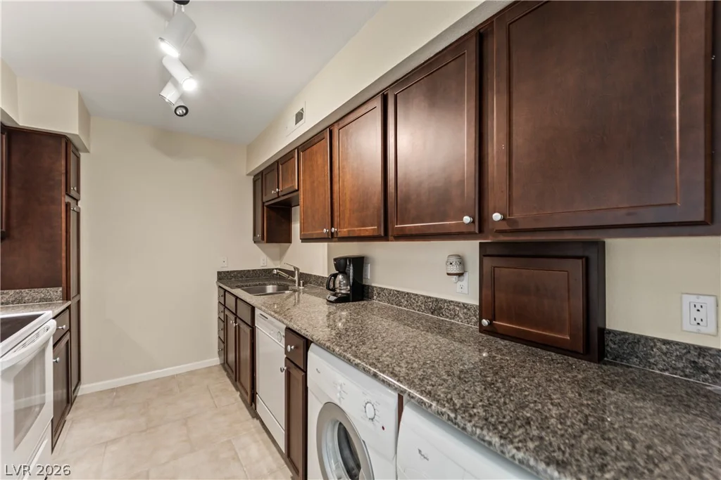 2867 Geary, Las Vegas, NV 89109