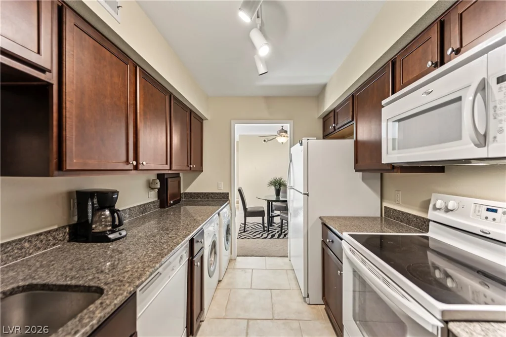 2867 Geary, Las Vegas, NV 89109