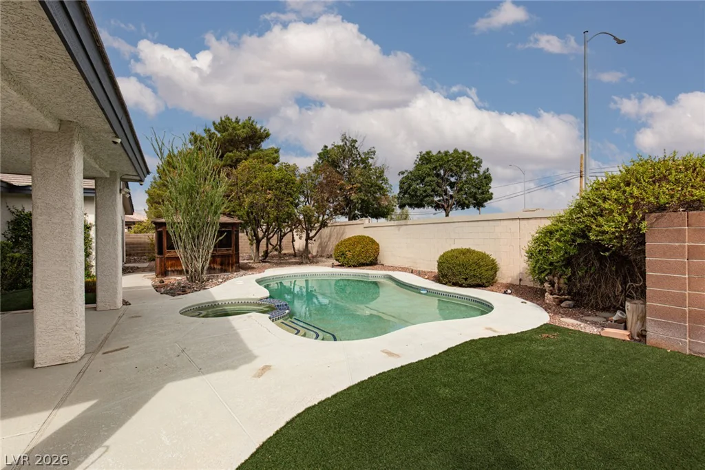 7512 Alamo Summit, Las Vegas, NV 89129
