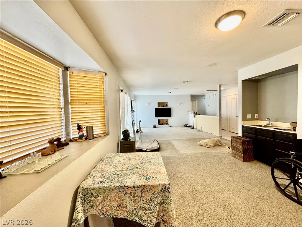 1720 Carlos, Las Vegas, NV 89123