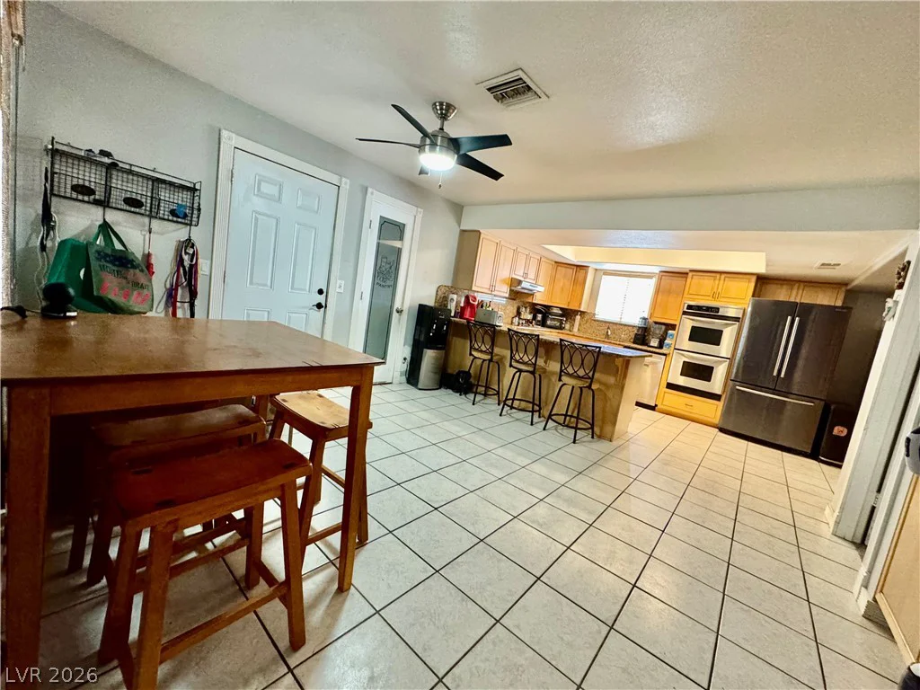 1720 Carlos, Las Vegas, NV 89123