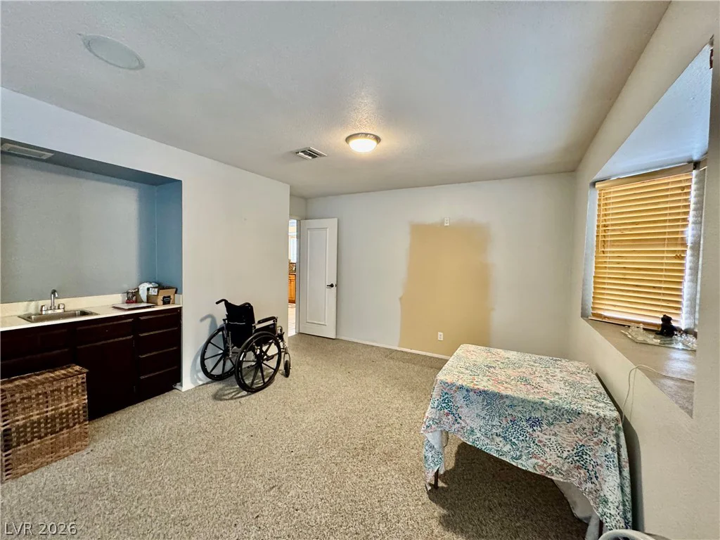 1720 Carlos, Las Vegas, NV 89123