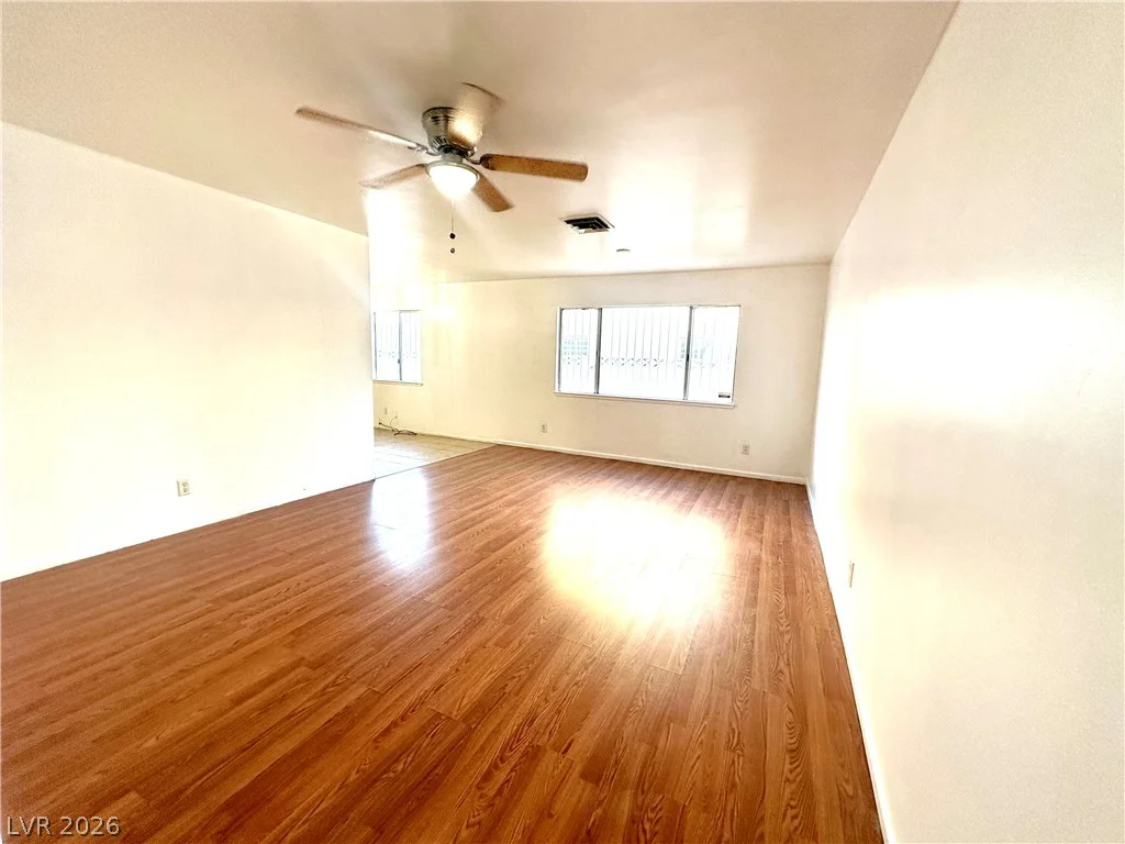 4694 Dennis, Las Vegas, NV 89121
