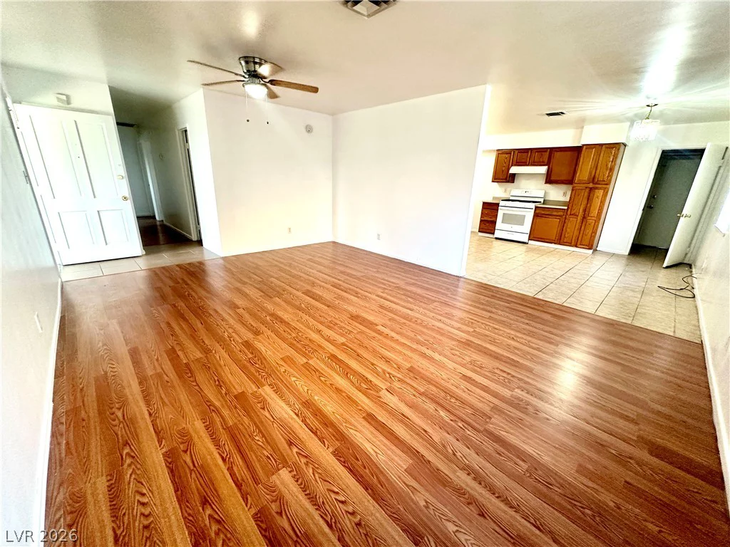 4694 Dennis, Las Vegas, NV 89121