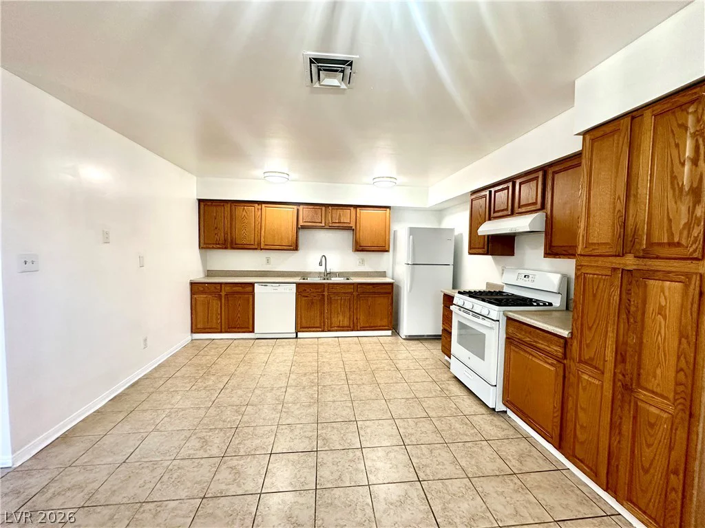 4694 Dennis, Las Vegas, NV 89121