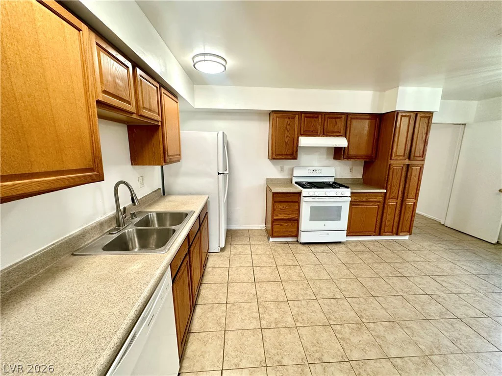 4694 Dennis, Las Vegas, NV 89121