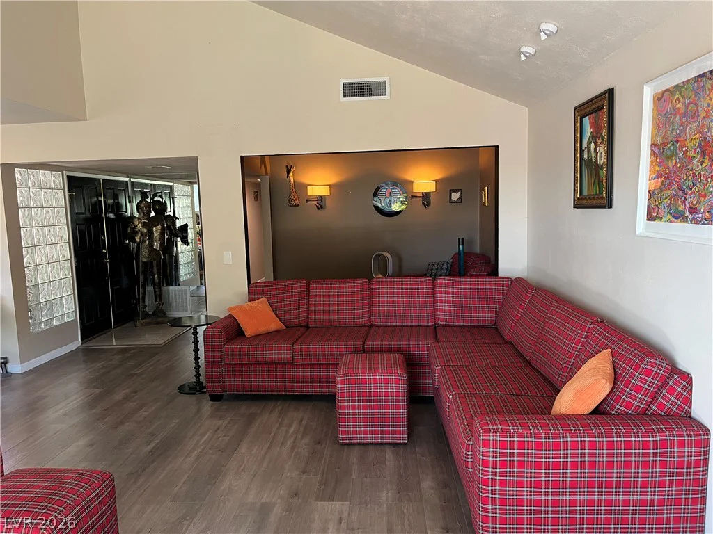 1018 Bel Air, Las Vegas, NV 89109