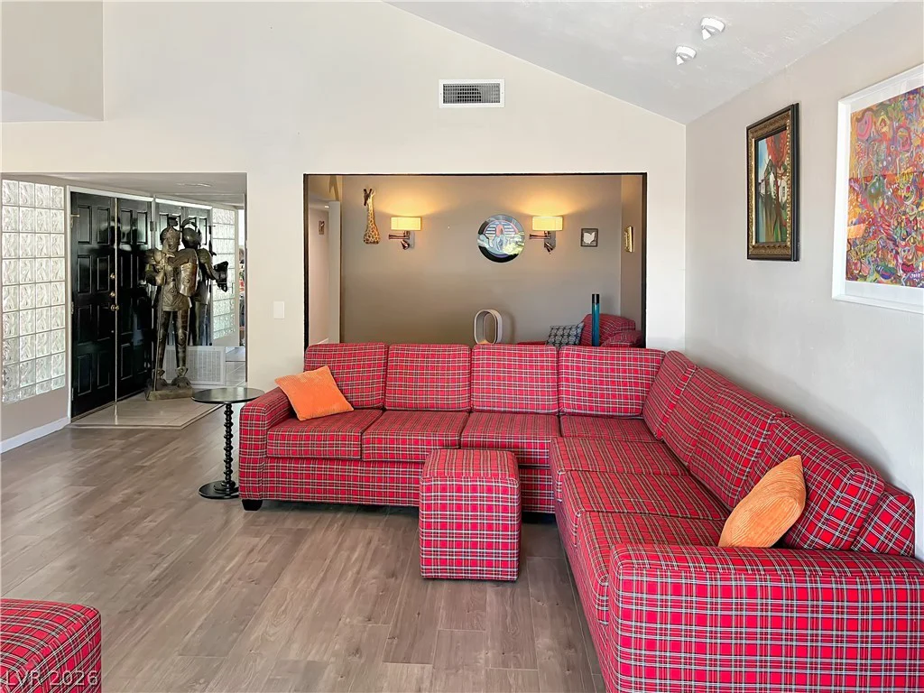 1018 Bel Air, Las Vegas, NV 89109