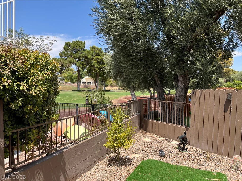 1018 Bel Air, Las Vegas, NV 89109