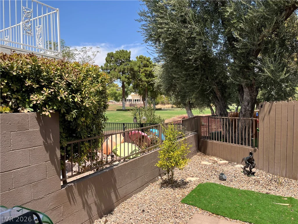 1018 Bel Air, Las Vegas, NV 89109