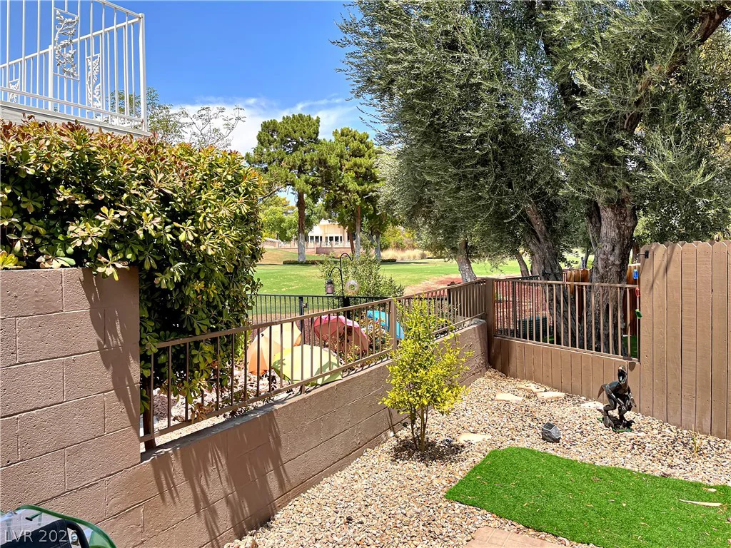 1018 Bel Air, Las Vegas, NV 89109