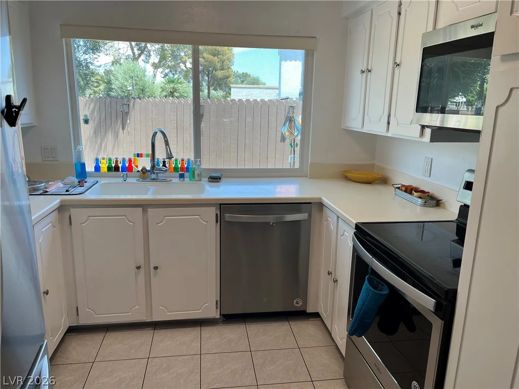 1018 Bel Air, Las Vegas, NV 89109