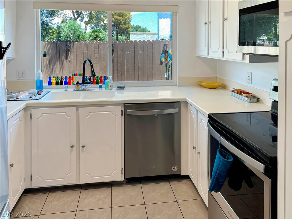 1018 Bel Air, Las Vegas, NV 89109