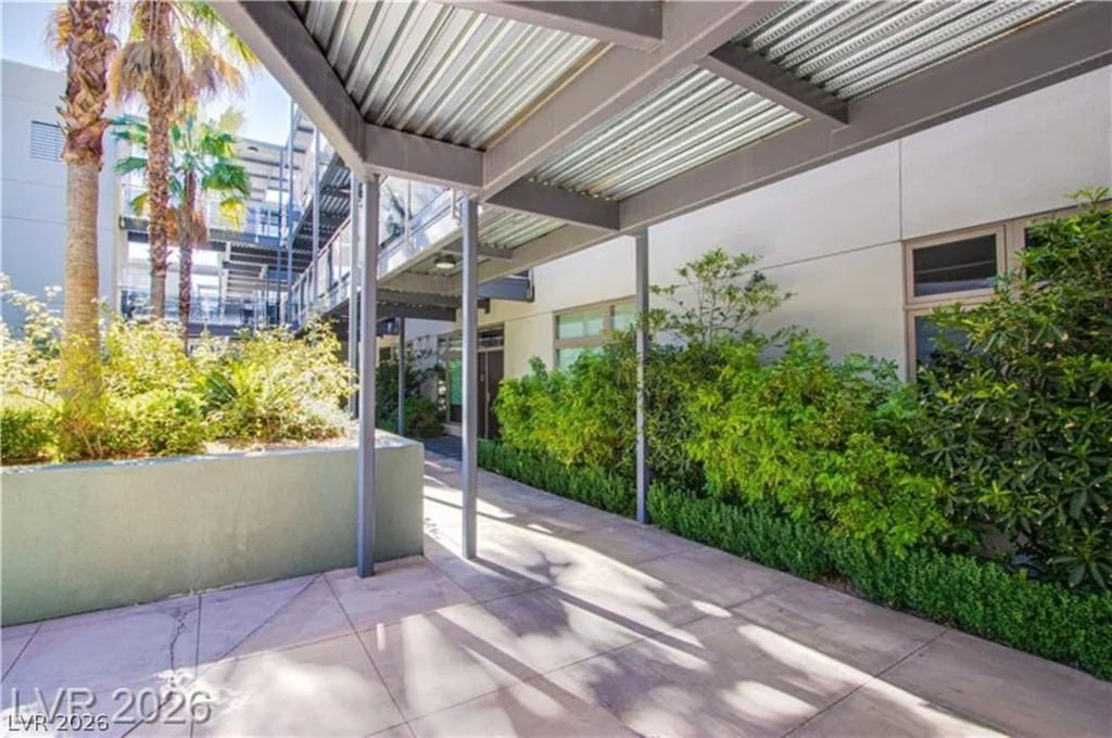 8925 Flamingo, Las Vegas, NV 89147