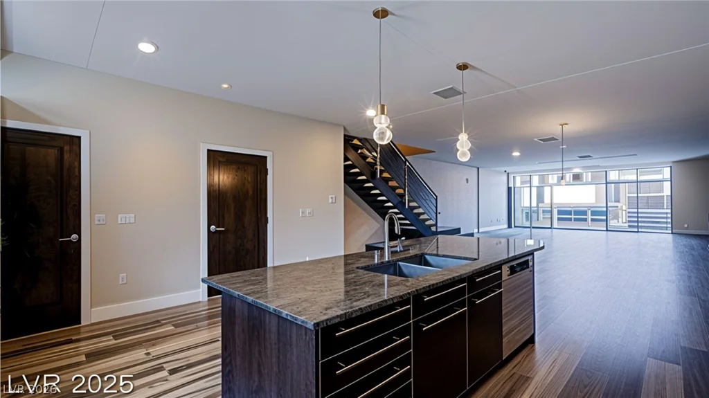 8925 Flamingo, Las Vegas, NV 89147