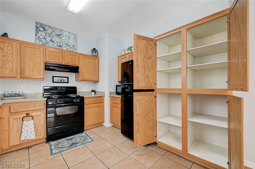 7747 Hampton Cove, Las Vegas, NV 89113