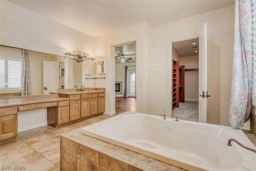 8490 Via De Bellasidra, Las Vegas, NV 89123