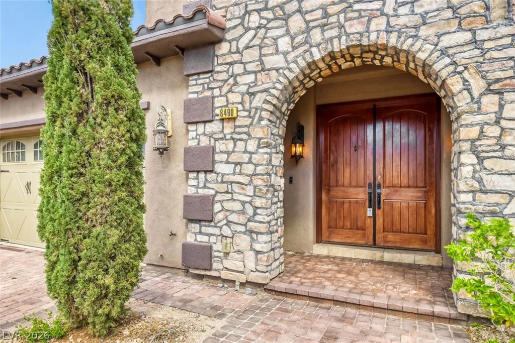 8490 Via De Bellasidra, Las Vegas, NV 89123