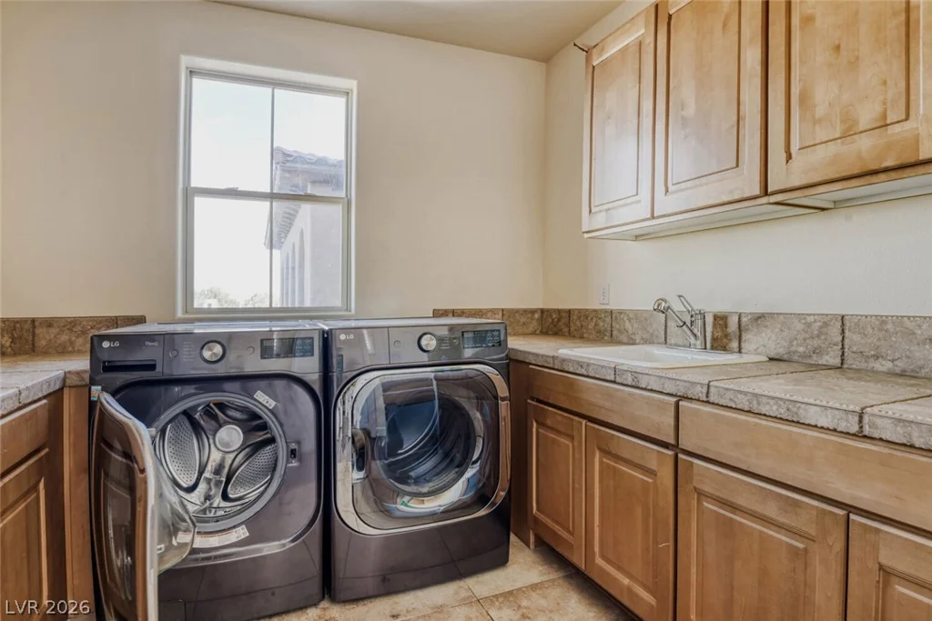 8490 Via De Bellasidra, Las Vegas, NV 89123
