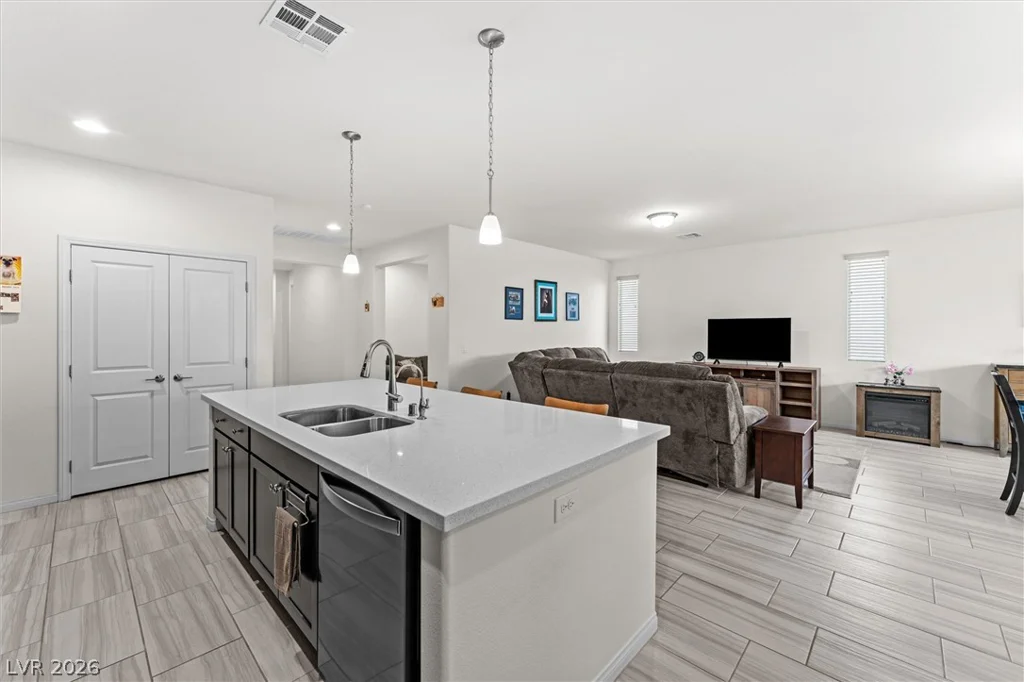 10765 Princeton Bluff, Las Vegas, NV 89129