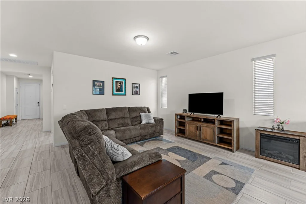 10765 Princeton Bluff, Las Vegas, NV 89129