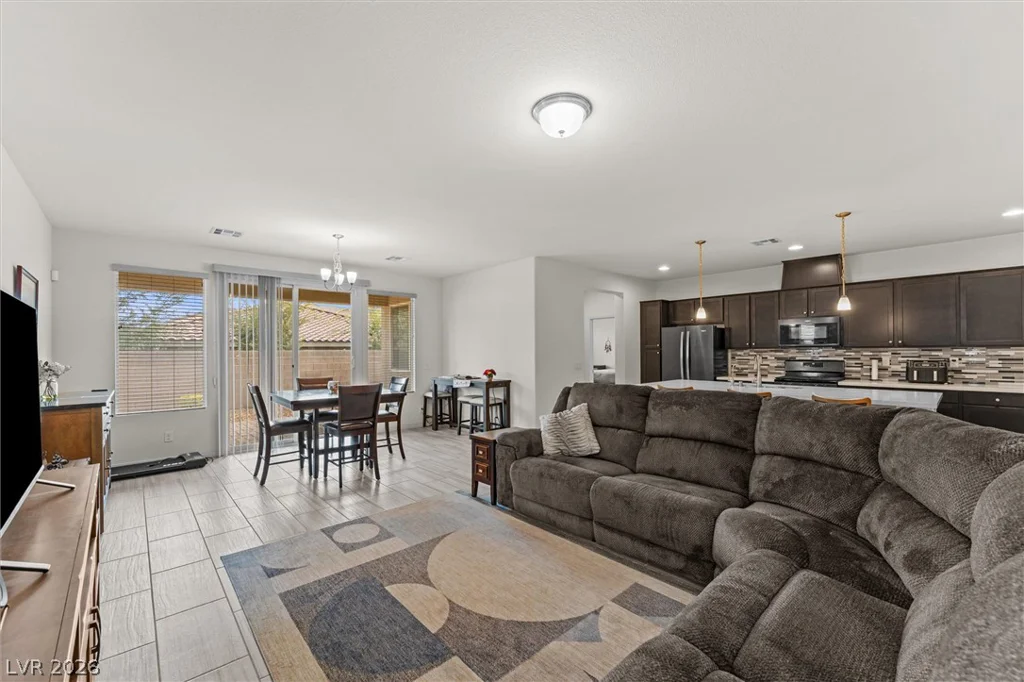 10765 Princeton Bluff, Las Vegas, NV 89129