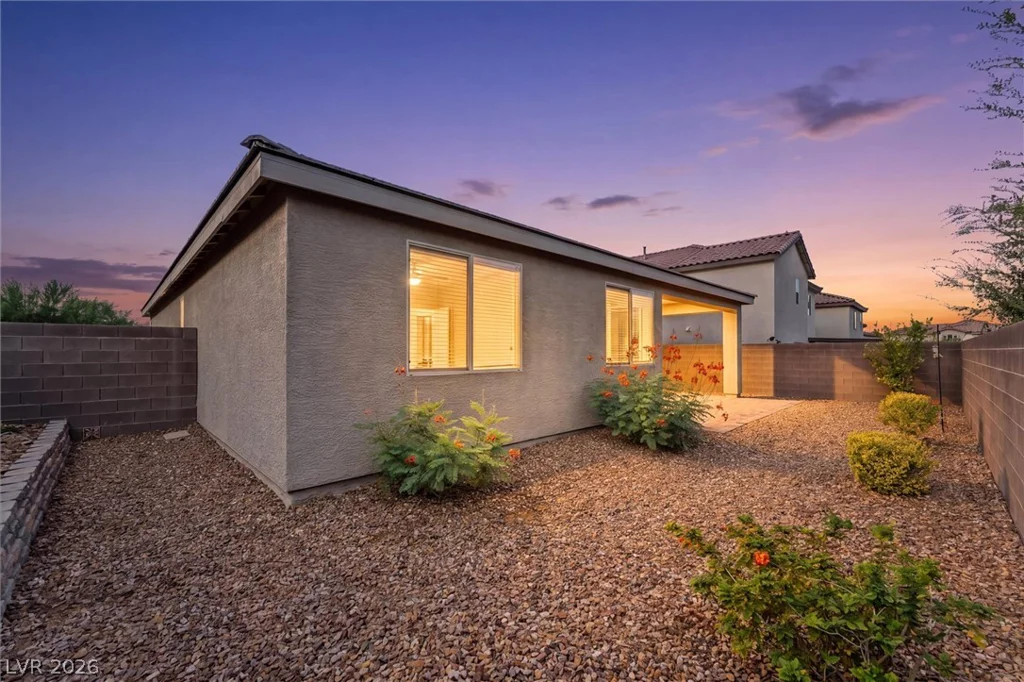 10765 Princeton Bluff, Las Vegas, NV 89129