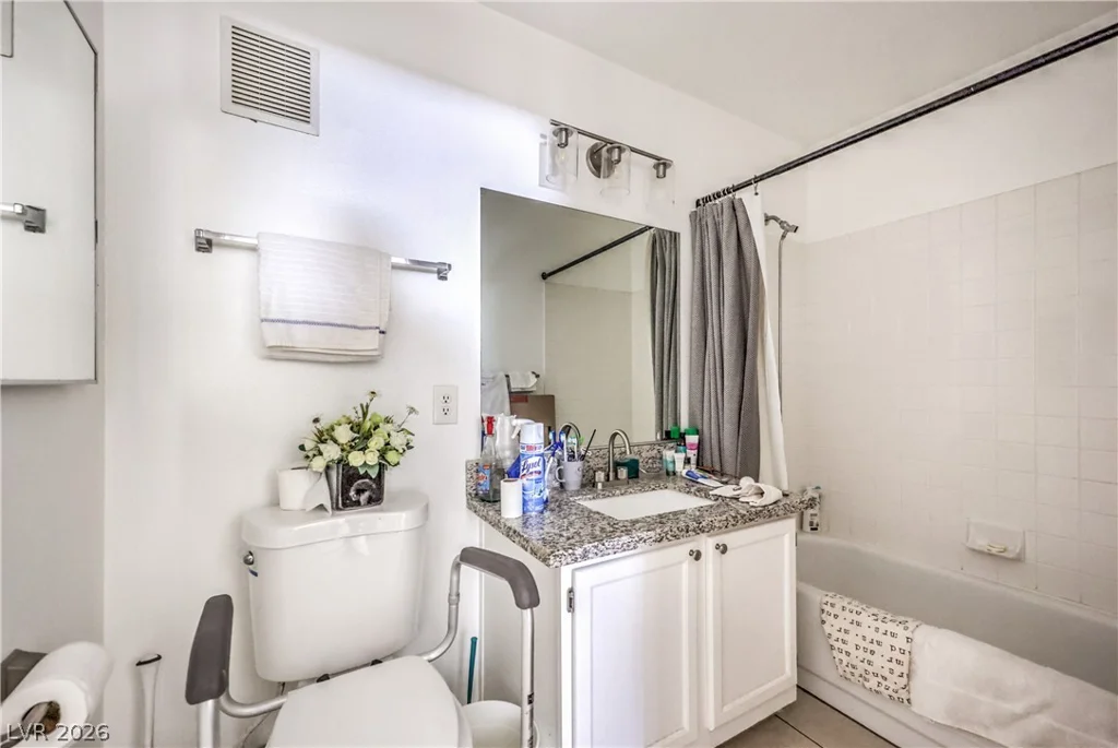 7950 Flamingo, Las Vegas, NV 89147