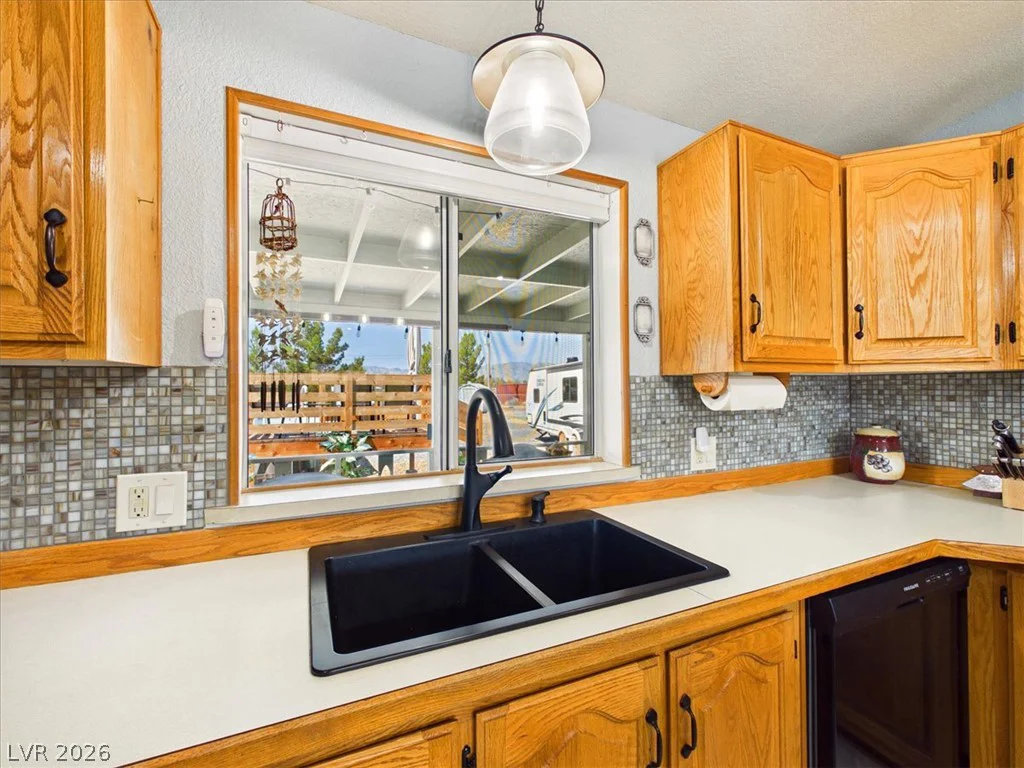 5520 Vicki Ann, Pahrump, NV 89048