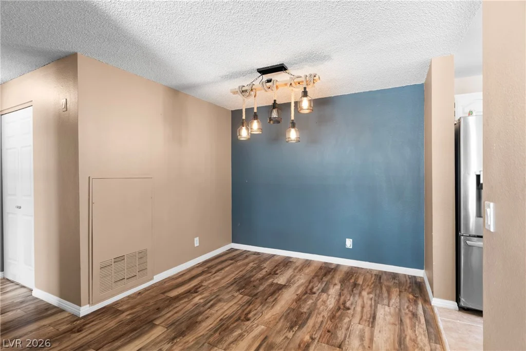 1375 Hacienda, Las Vegas, NV 89119