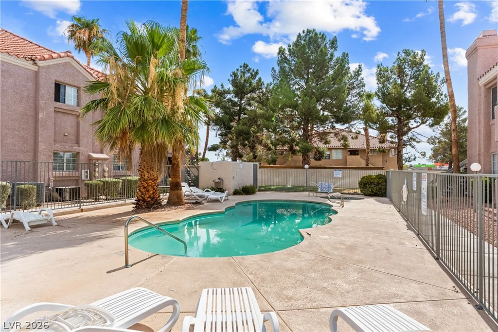 1375 Hacienda, Las Vegas, NV 89119