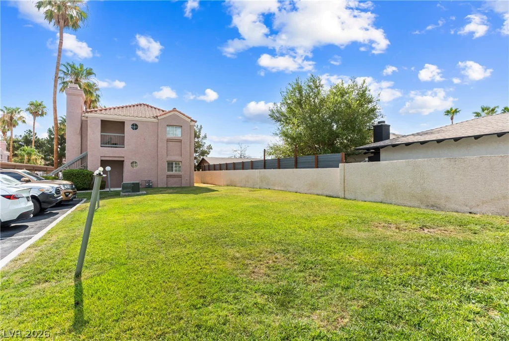 1375 Hacienda, Las Vegas, NV 89119
